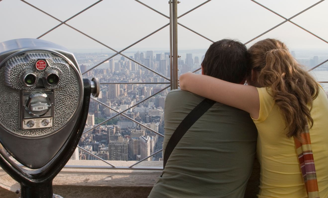  Tourists on the Empire State Building
