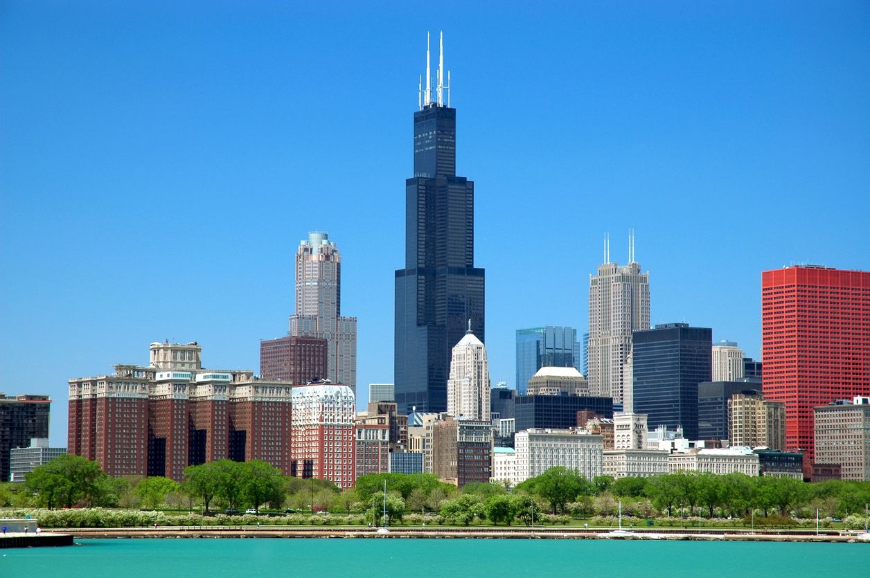 Chicago cityscape with Willis Tower in focus