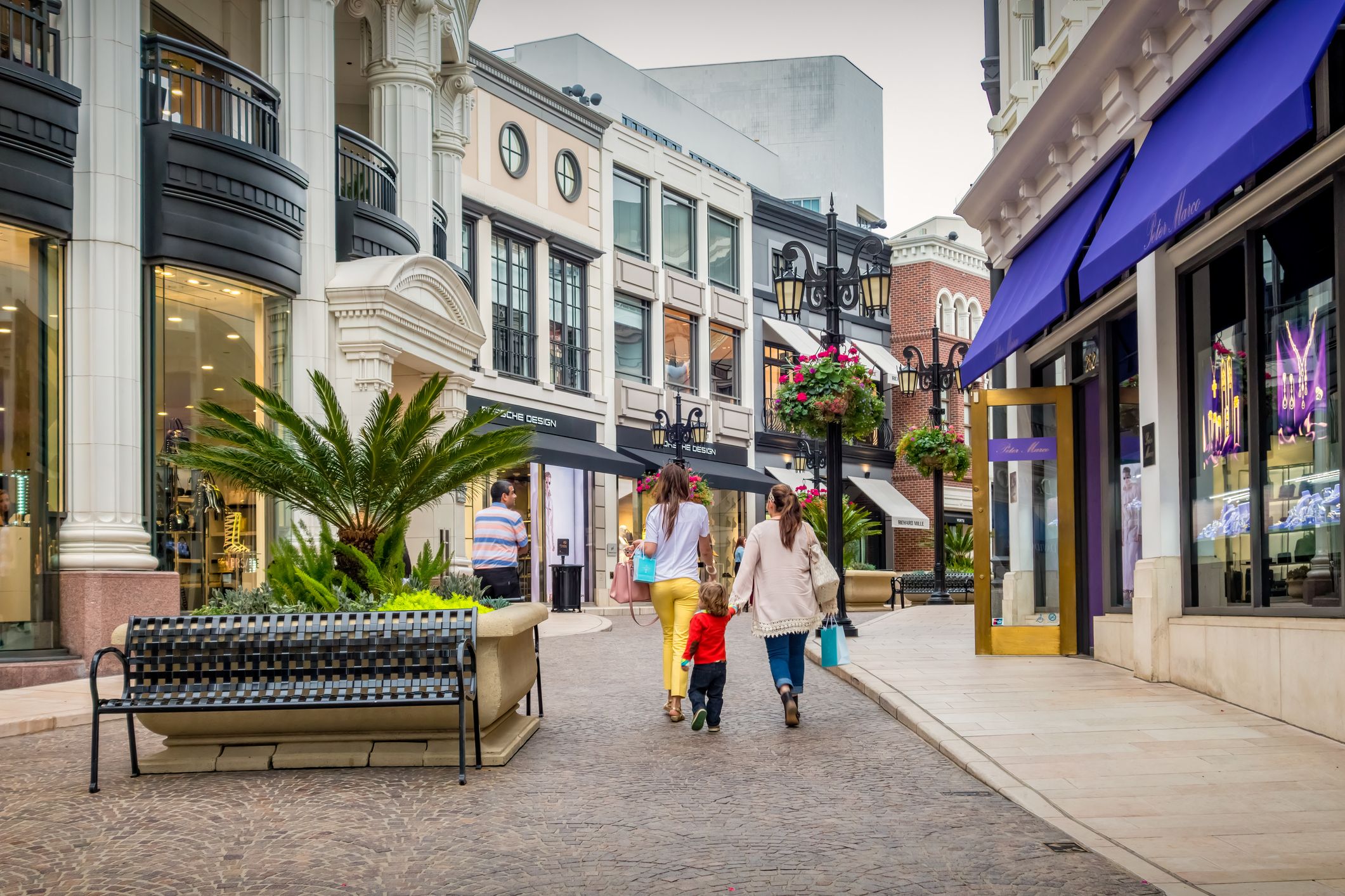 Family Shopping on Rodeo Drive, Beverly Hills, Los Angeles