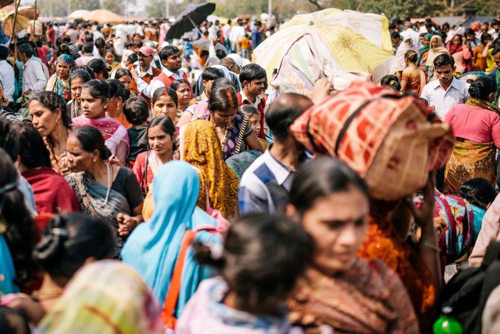 A view of a crowded Delhi street