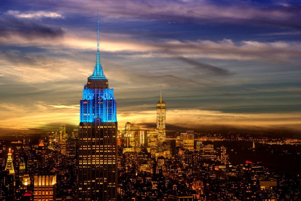 New York City skyline. Night. Empire State Building. Twilight sky.
