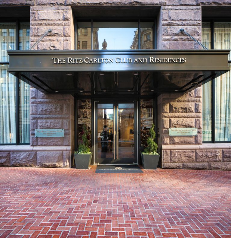 San Francisco Ritz Club Hotel and apartments Entrance