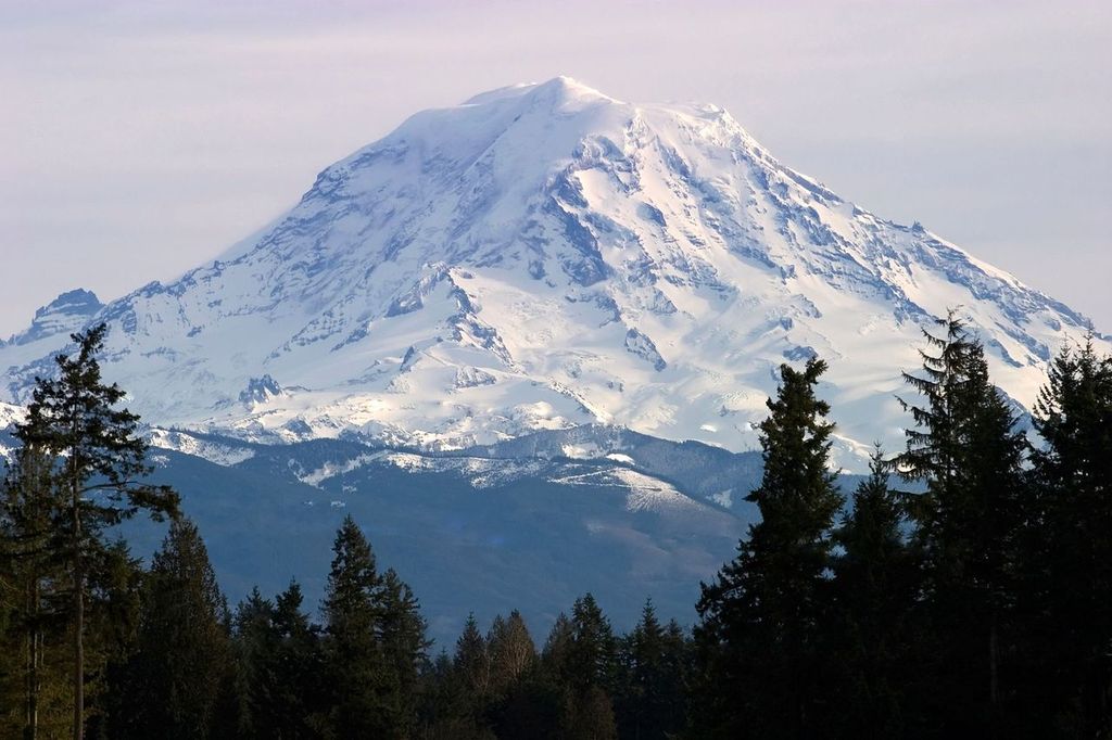 View of the top of Mount Rainier