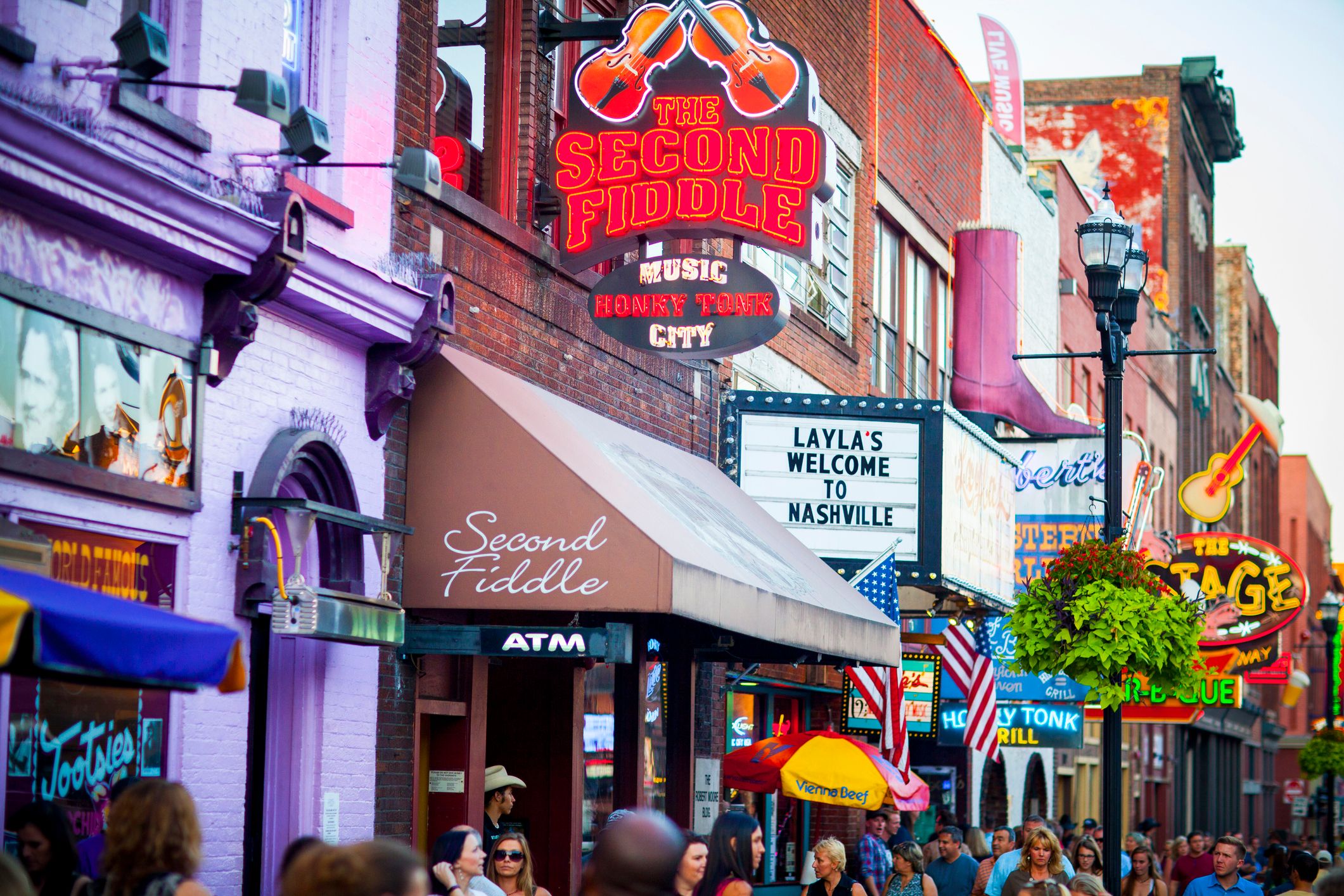 Downtown Nashville music entertainment establishments