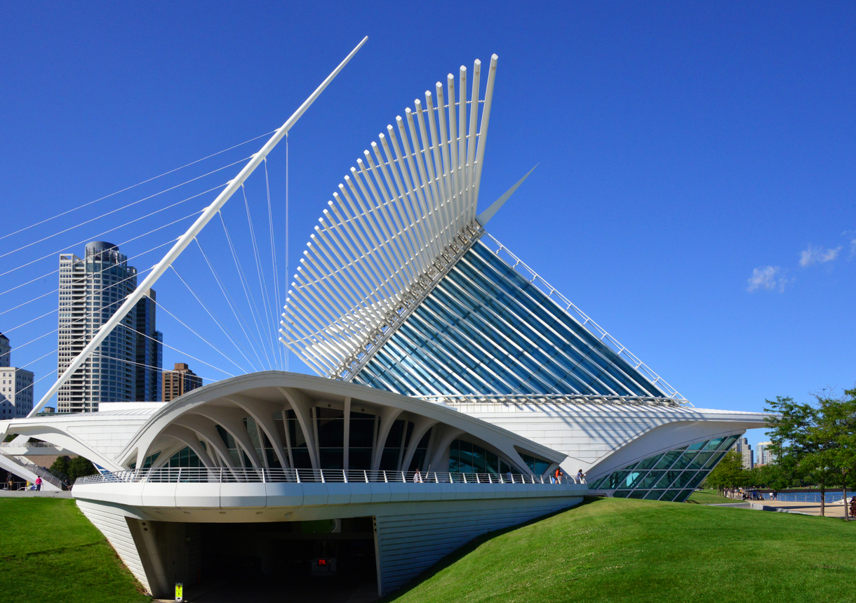 Milwaukee Art Museum (MAM) - Quadracci Pavilion on Lake Michigan's corniche, Milwaukee, Wisconsin, USA
