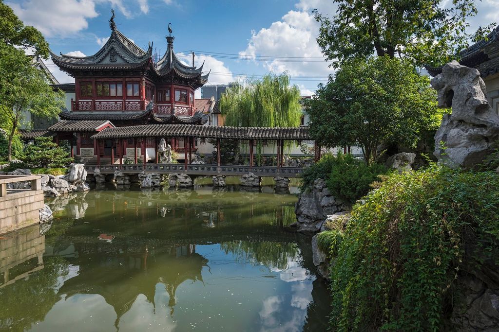 Shanghai Yu Yuan garden Dianchun Hall China