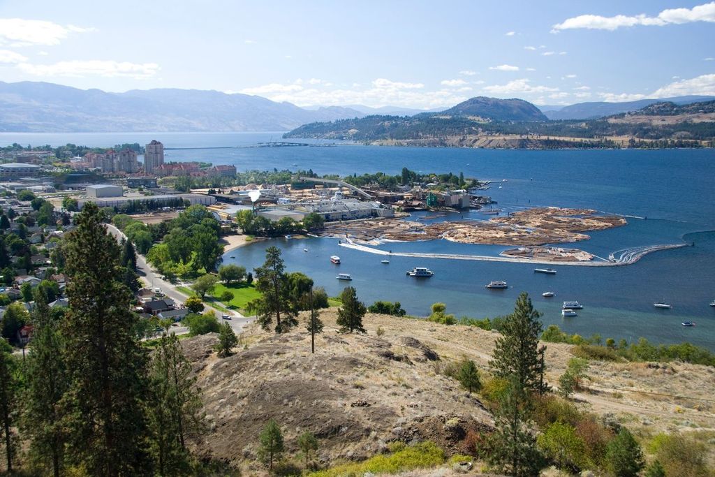 Sutherland Bay, Kelowna, BC view from Knox Mountain Park