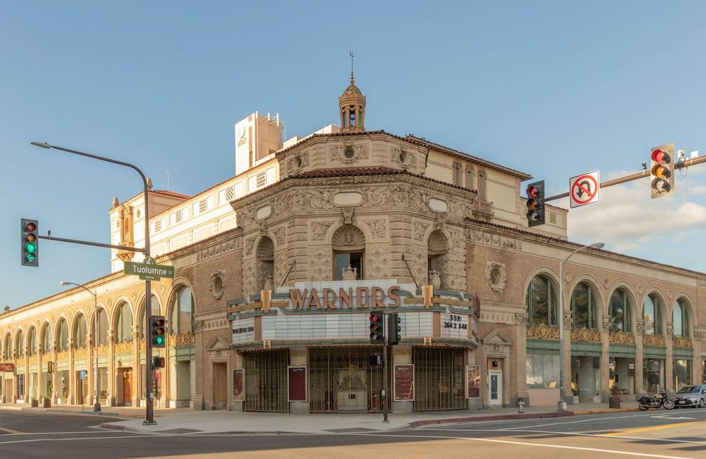 Warnors Theatre (formerly Pantages Theater), historic theatre and lankmark in Downtown Fresno, California