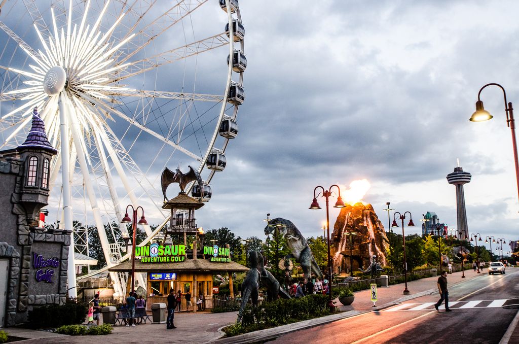 Niagara Falls Skywheel and other attractions during summer twilight