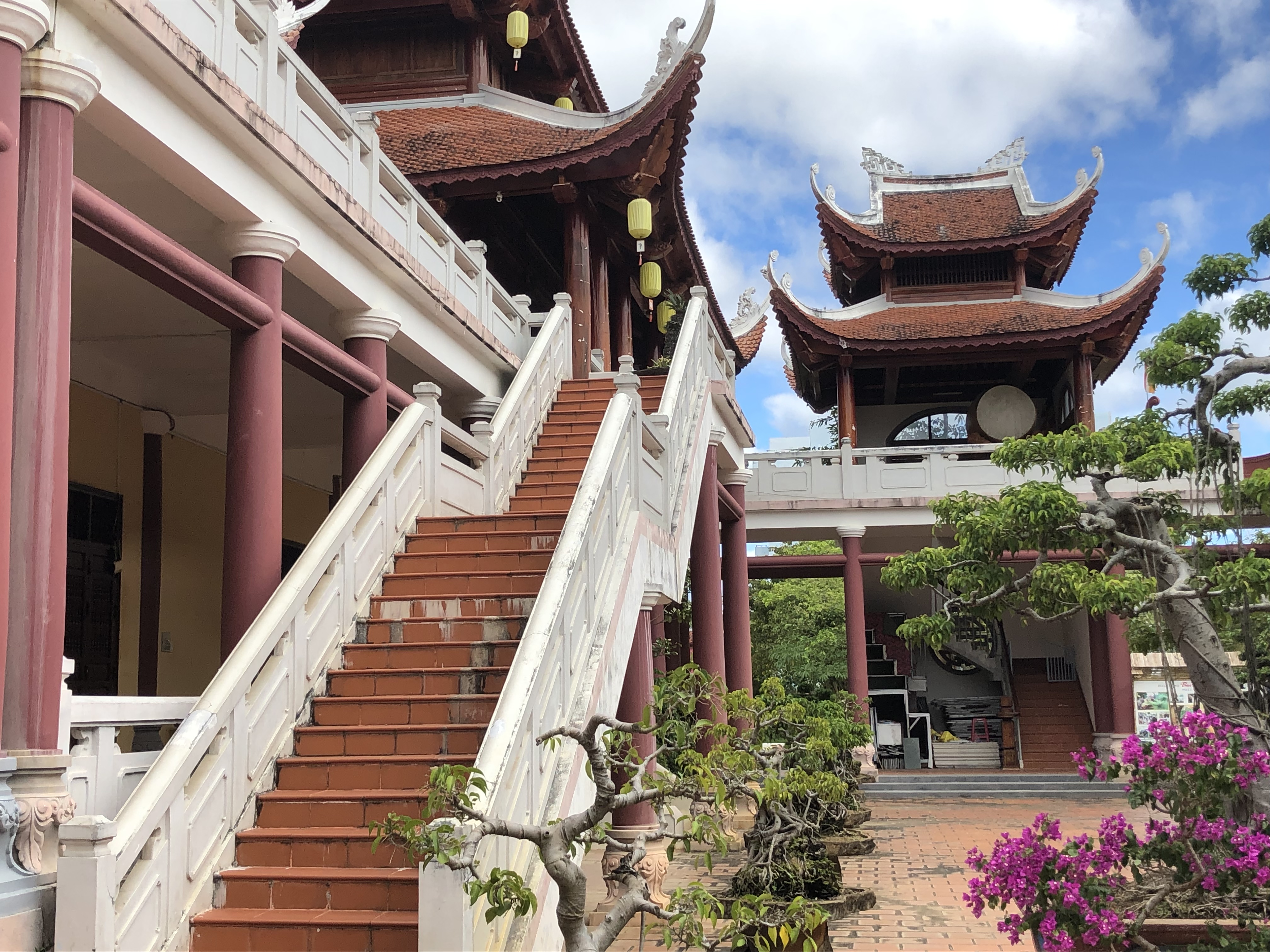 Chùa Huệ Chiếu Buddhist Temple Architecture