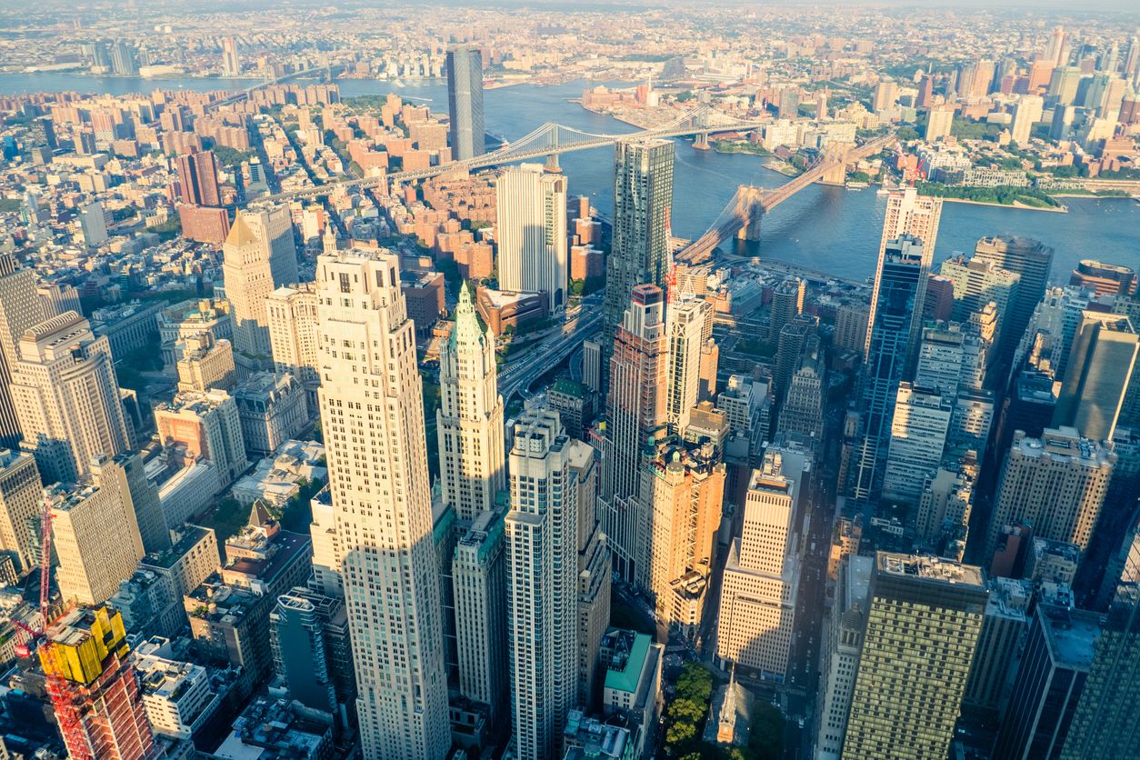 East view from One World Observatory. Lower Manhattan, Brooklyn Bridge, Manhattan Bridge, East River, Williamsburg Bridge and Brooklyn can be seen.