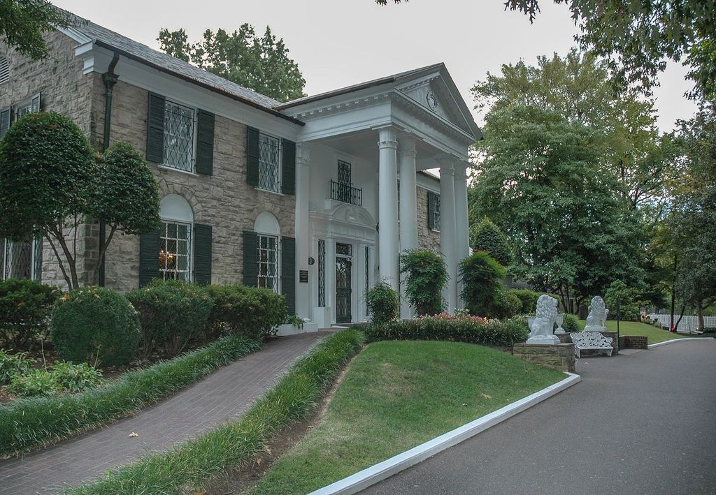Exterior of Elvis Presley's Graceland mansion in Memphis, Tennessee