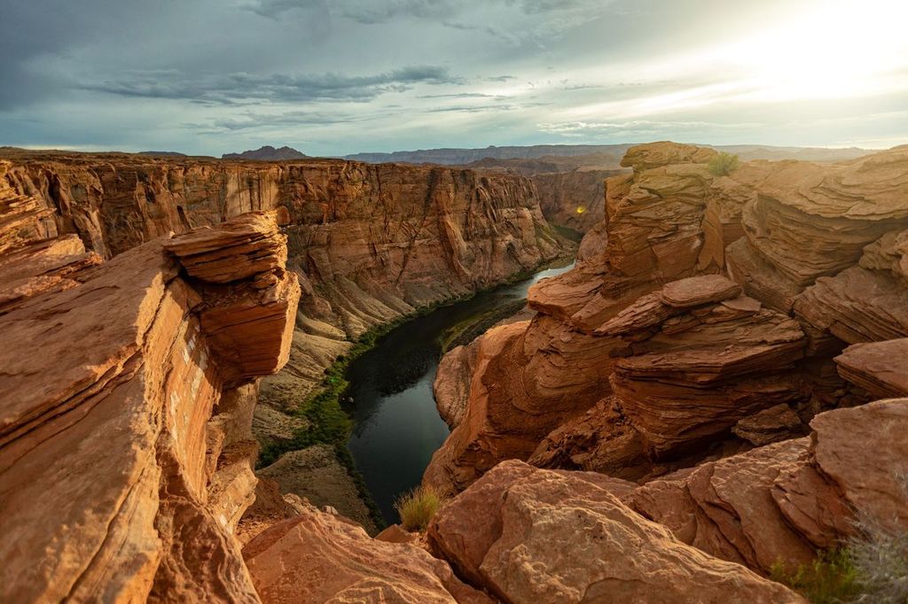 Horse shoe bend: the Colorado river