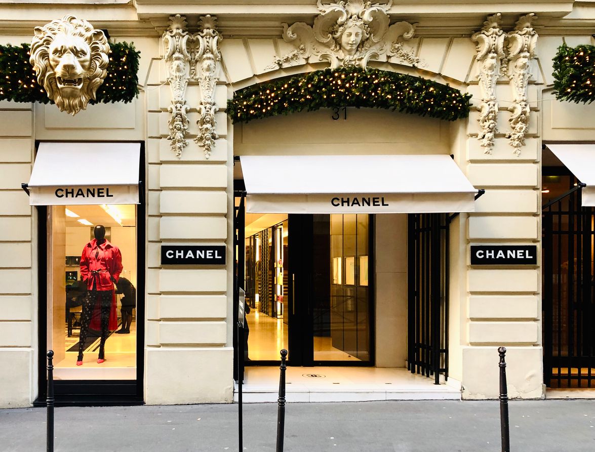 Chanel shop during Christmas., in Paris