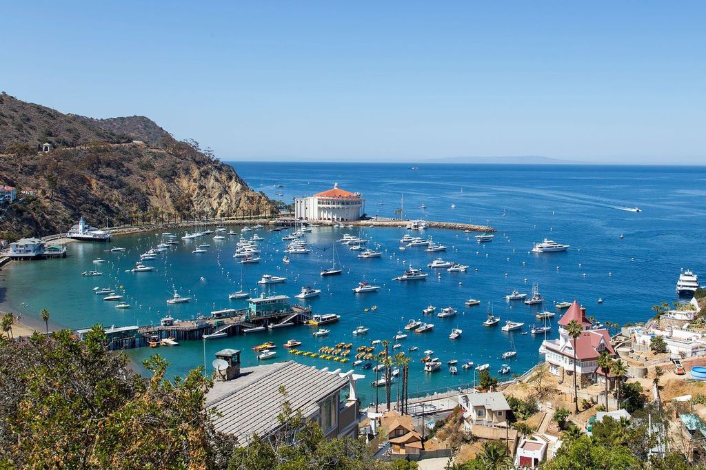 Avalon Harbor, Santa Catalina Island, California, USA.