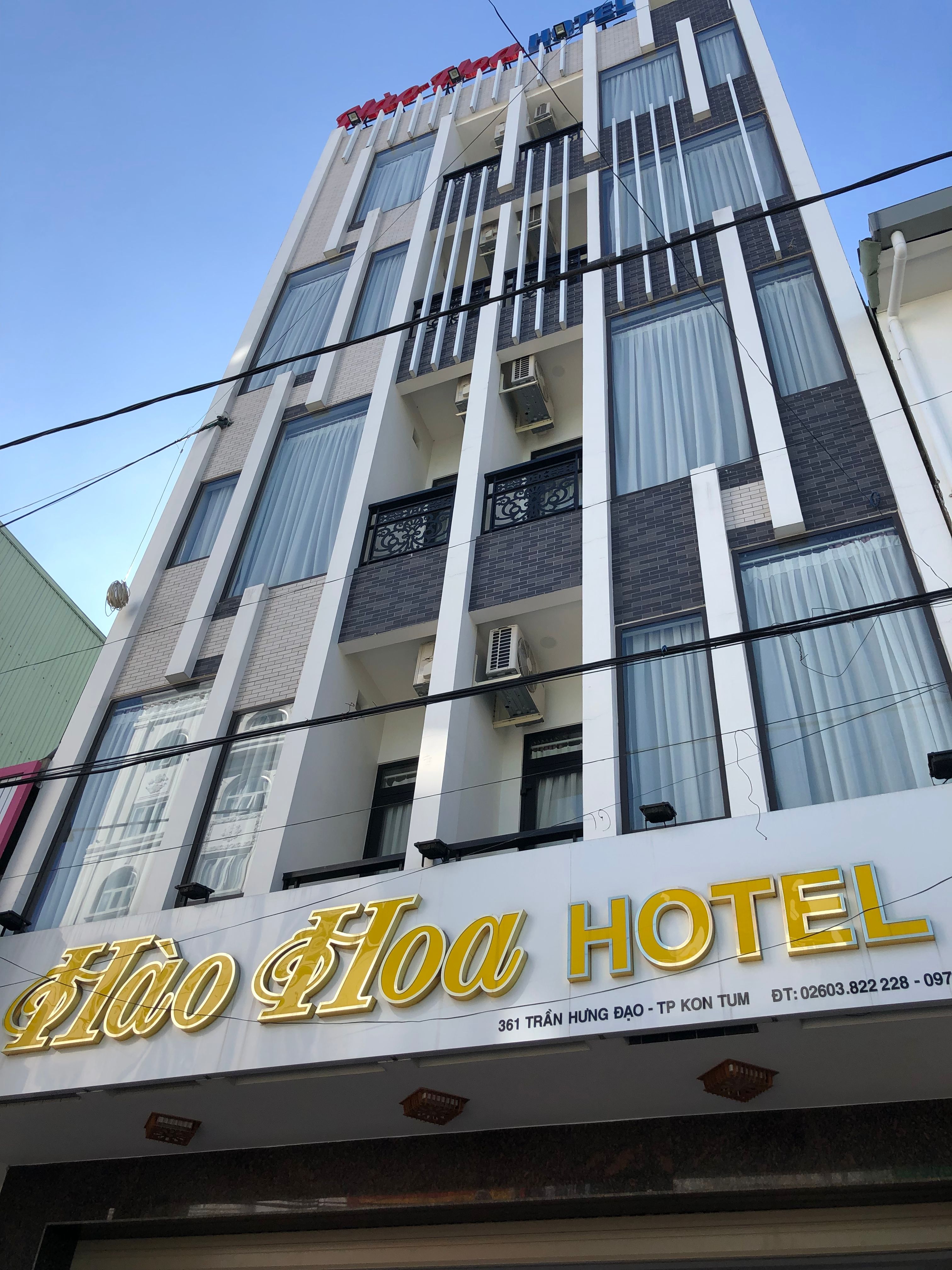 Tall view of Hao Hoa Hotel in Kon Tum, Vietnam