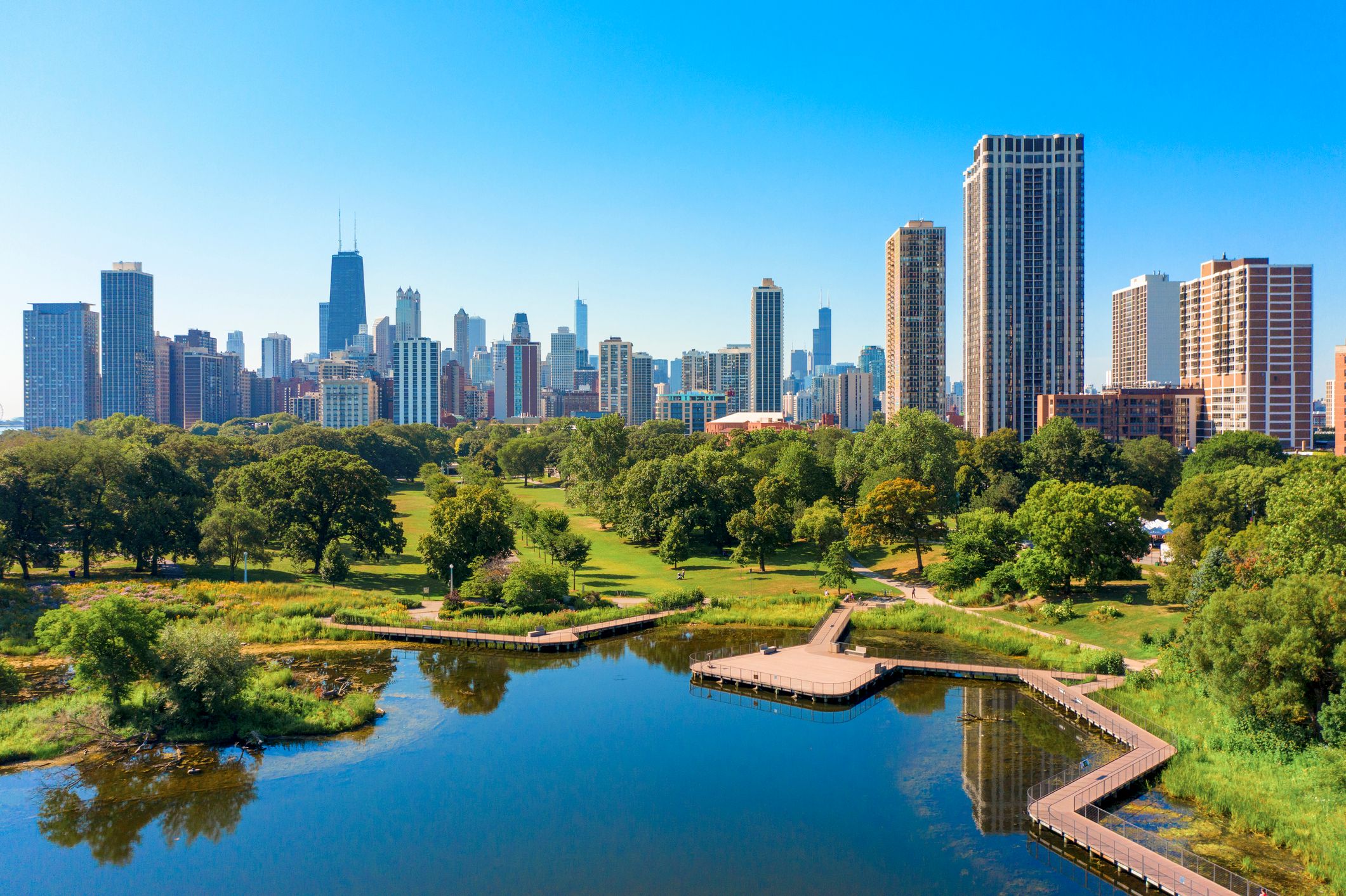 Aerial view of Lincoln Park neighborhood with Chicago skyline