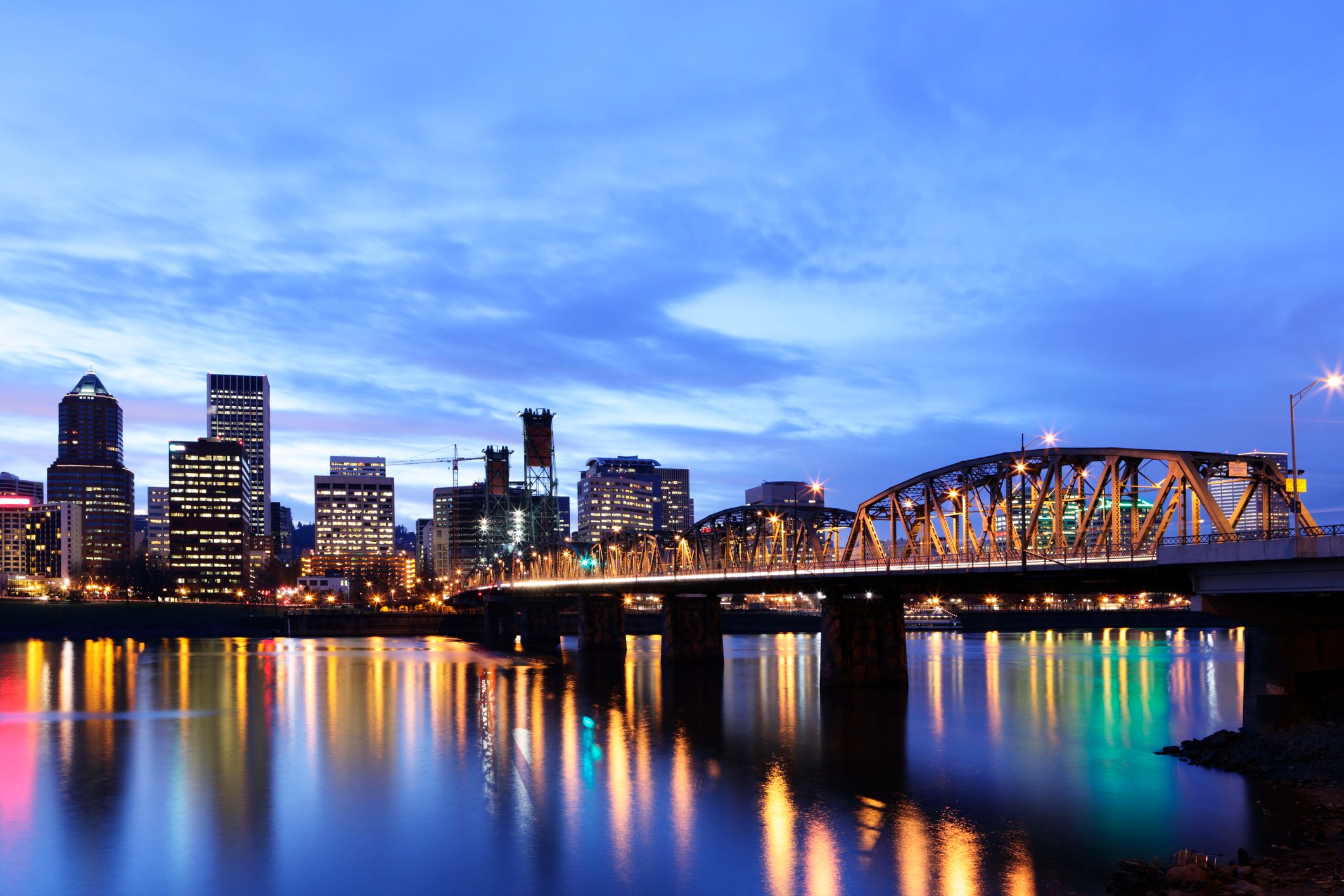 The Hawthorne Bridge over the Willamette river, Portland Oregon